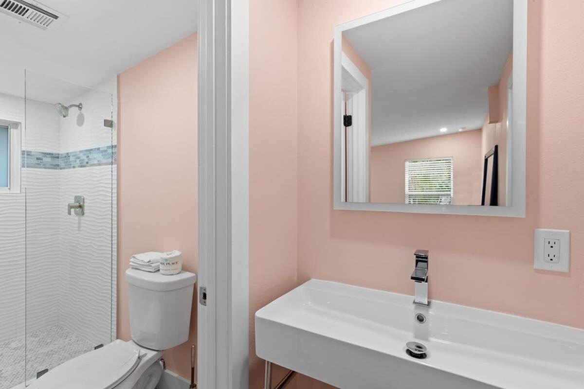Charming Suite With Balcony And Bikes In Historic Sandpiper Inn Sanibel Εξωτερικό φωτογραφία