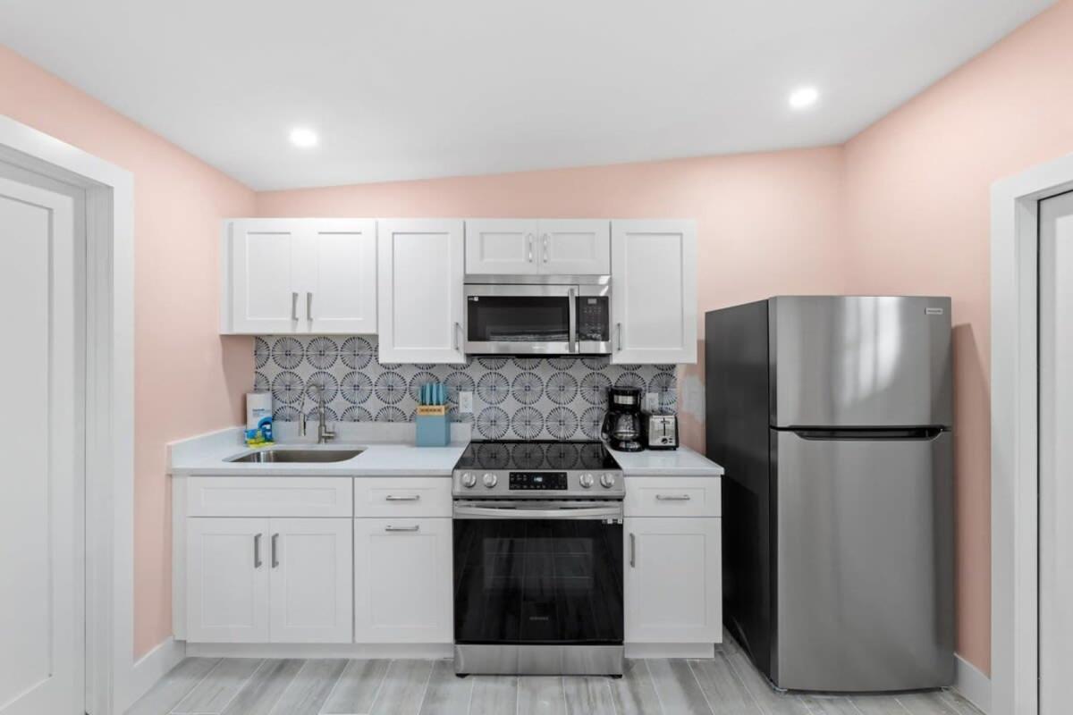 Charming Suite With Balcony And Bikes In Historic Sandpiper Inn Sanibel Εξωτερικό φωτογραφία