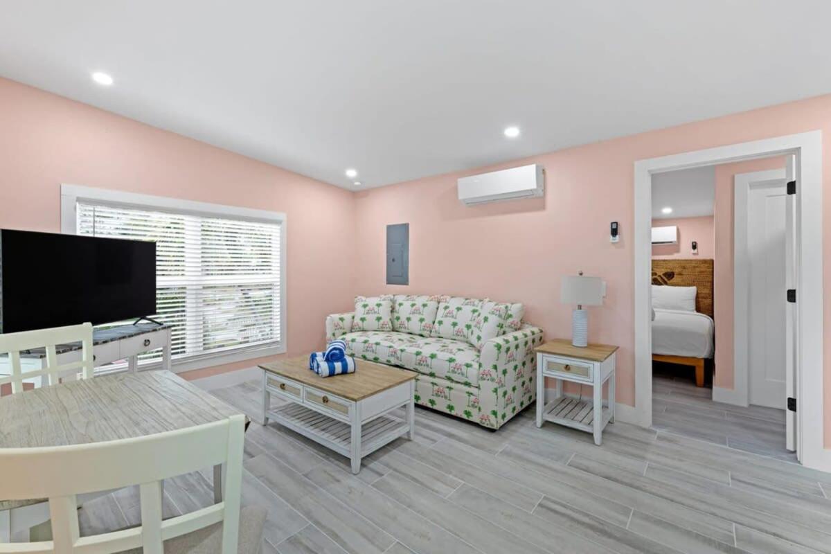 Charming Suite With Balcony And Bikes In Historic Sandpiper Inn Sanibel Εξωτερικό φωτογραφία