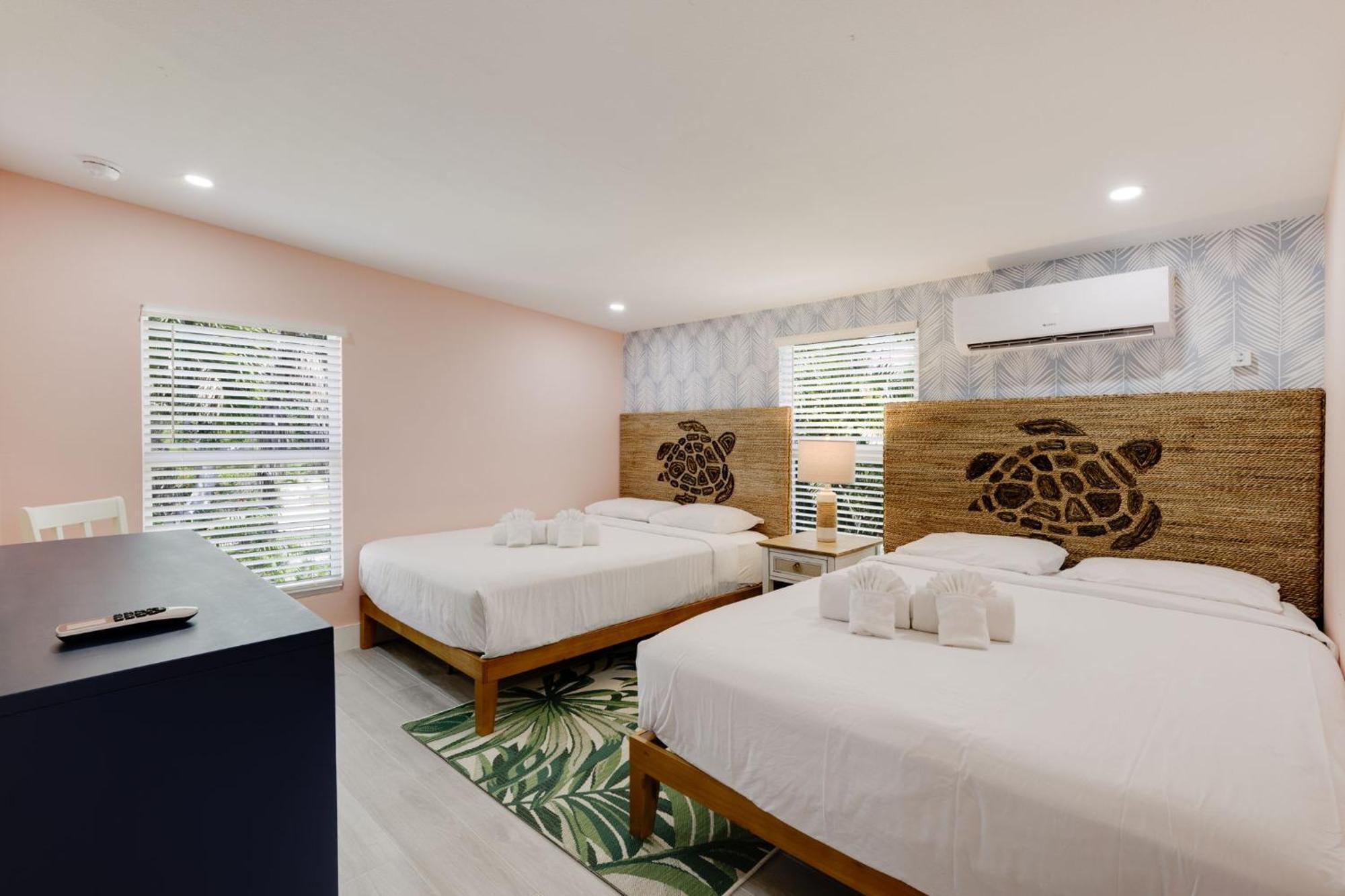 Charming Suite With Balcony And Bikes In Historic Sandpiper Inn Sanibel Εξωτερικό φωτογραφία
